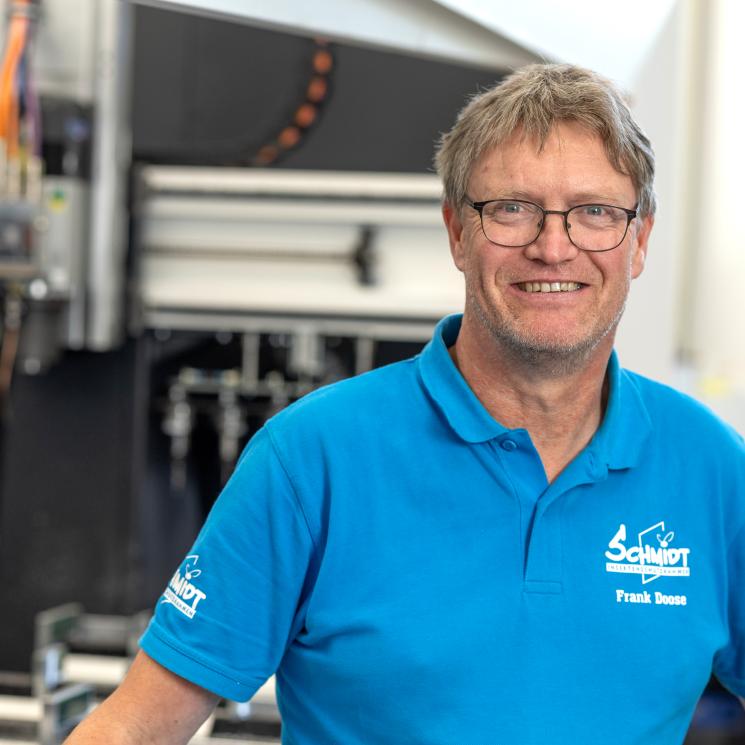 Frank vor der Maschine